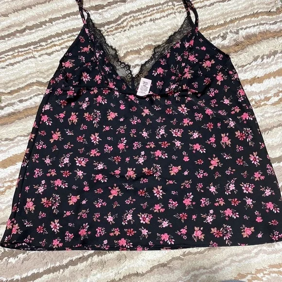 Victoria’s secret’s lace slip​​ - Picture 4 of 5